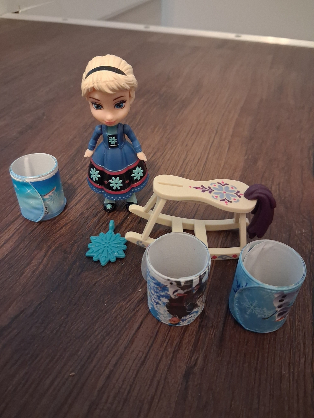 Disney Frozen Elsa Mini Doll Playset - Blue, Black, Cream, Purple